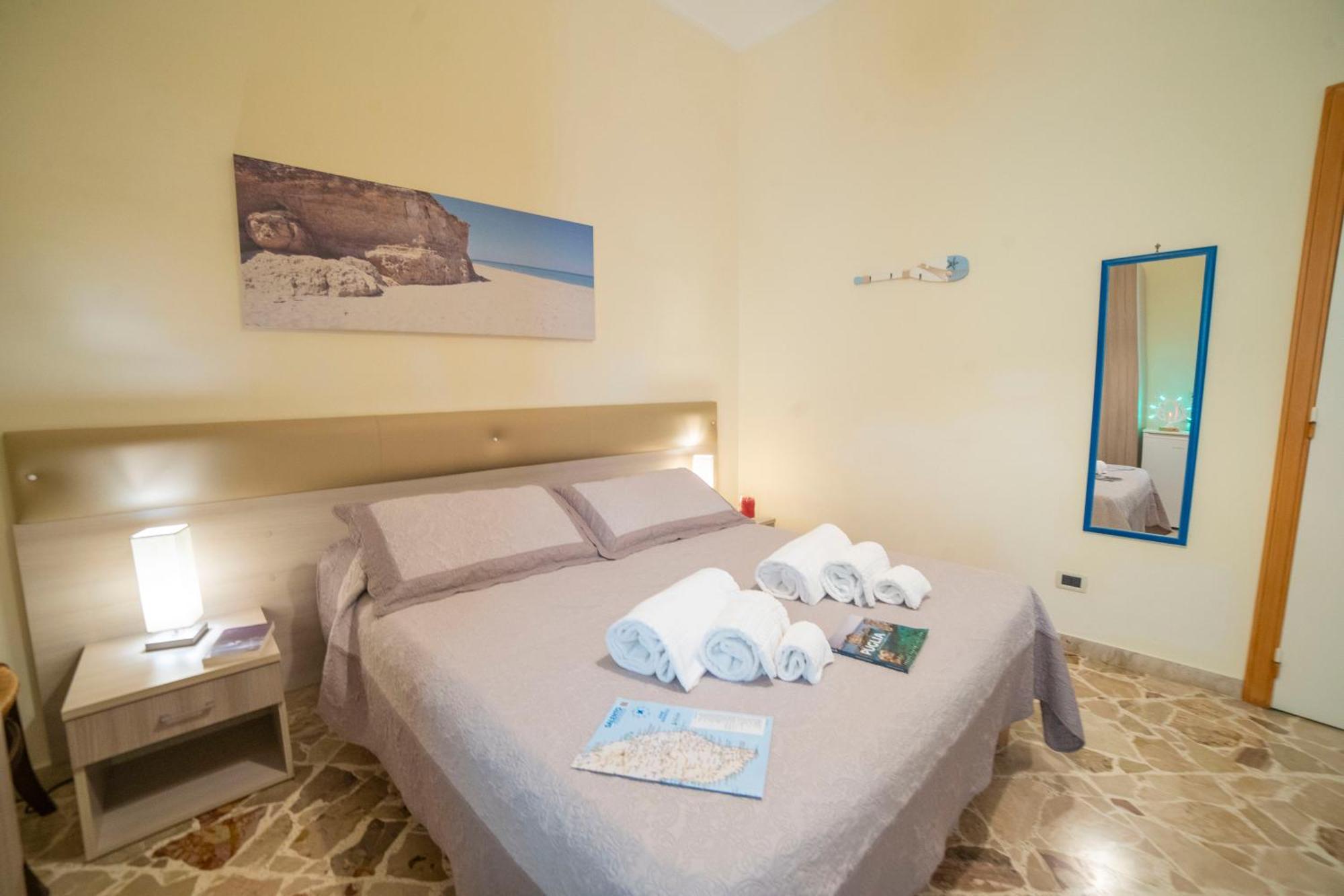 B&B A Due Passi Otranto Eksteriør billede